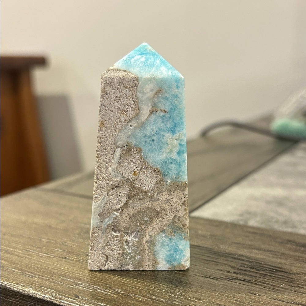 Caribbean calcite / Blue Aragonite crystal Obelisk - resembles the ocean - Picture 7 of 9